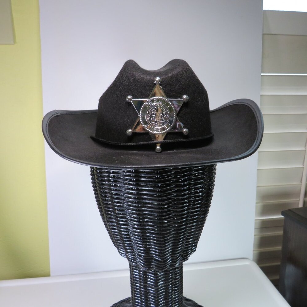 VTG Black Western Firm Felt Hat w sheriff's badge attached CHILD SIZE
